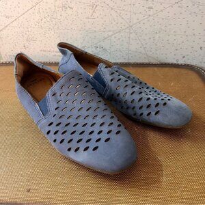 Earth Origins Blue Perforated Suede 9 Rocco Slip-on Ballet Flats Shoes EUC